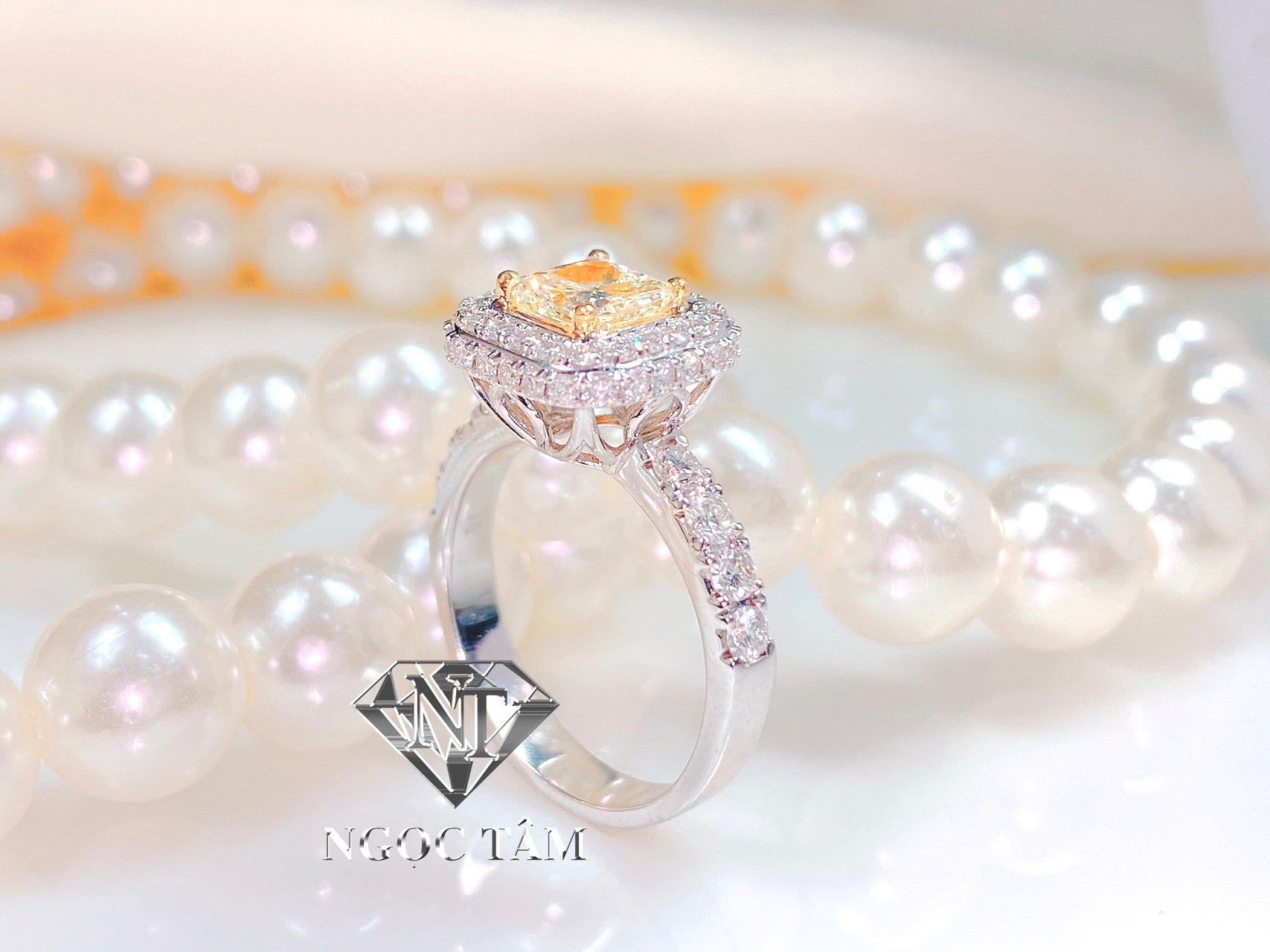 NHẪN XOÀN HỘT VUÔNG - NX00398