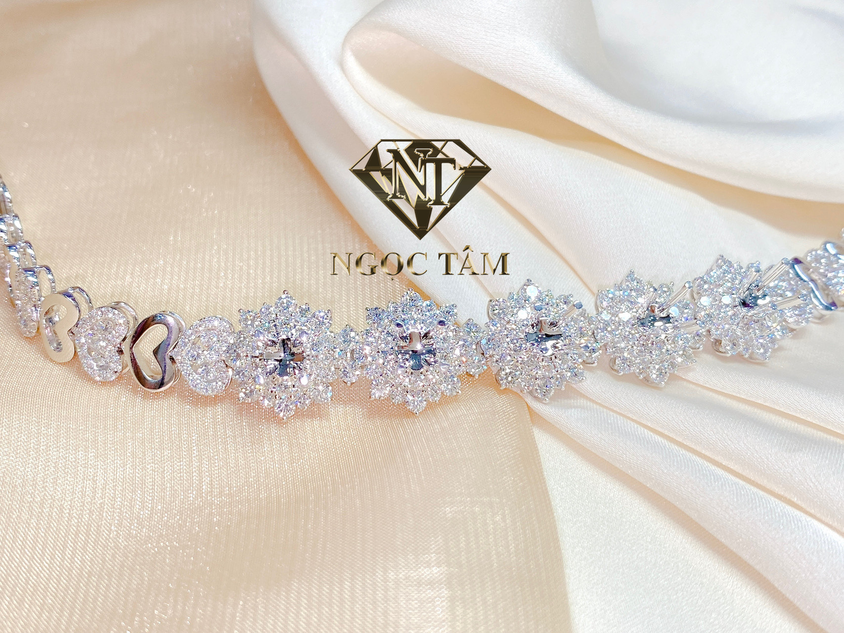 Lắc xoàn năm viên chủ - LX00247